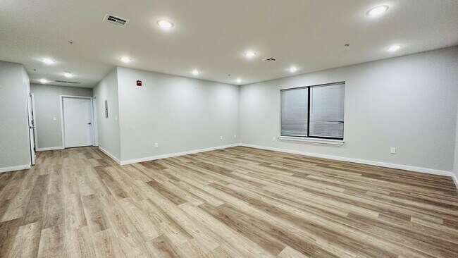 Building Photo - 200 Lafayette St