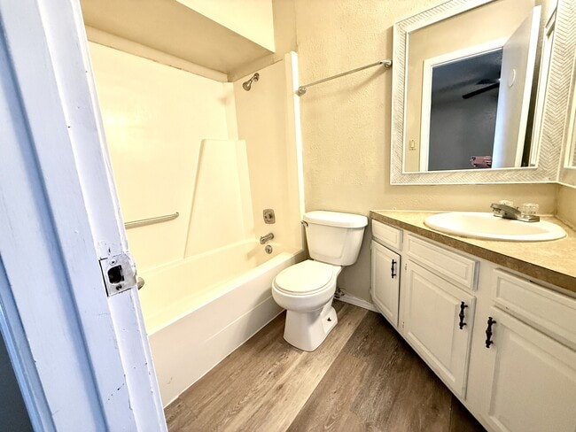 Building Photo - 801 M St NW