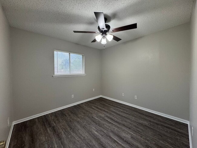 Building Photo - Meadowcreek Subdivision
