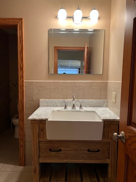 Bathroom - 59 E 8th St