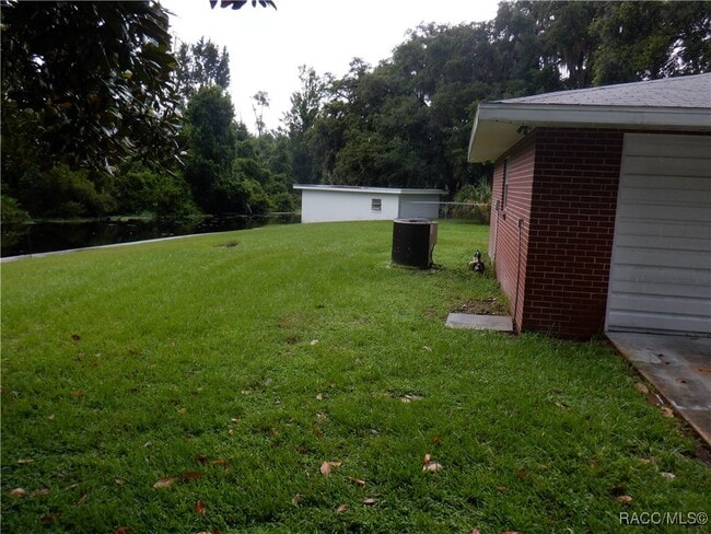 Building Photo - 35433 Crescent Dr