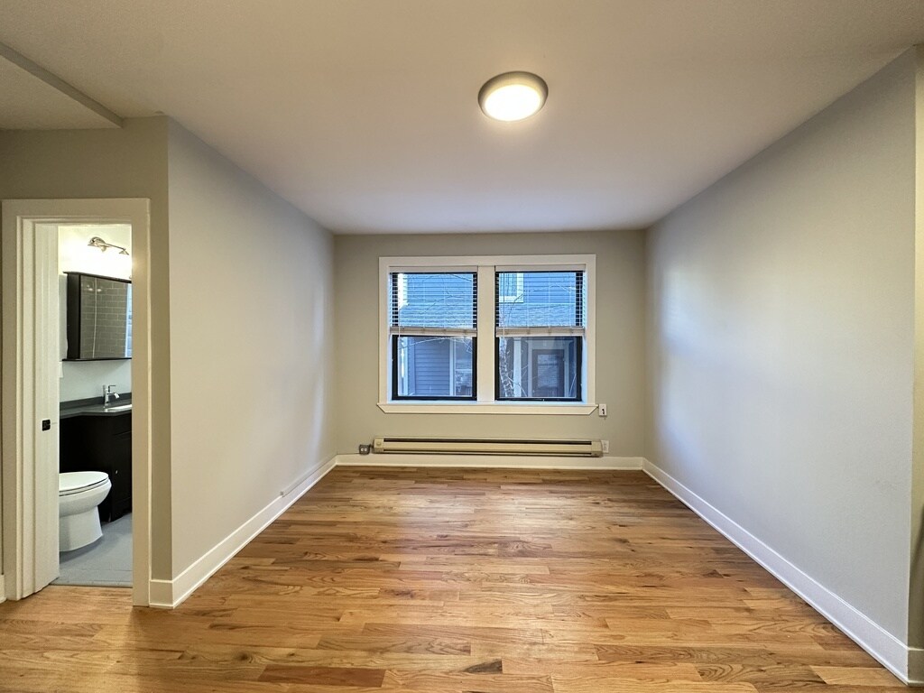 Building Photo - 4512 N Damen Ave