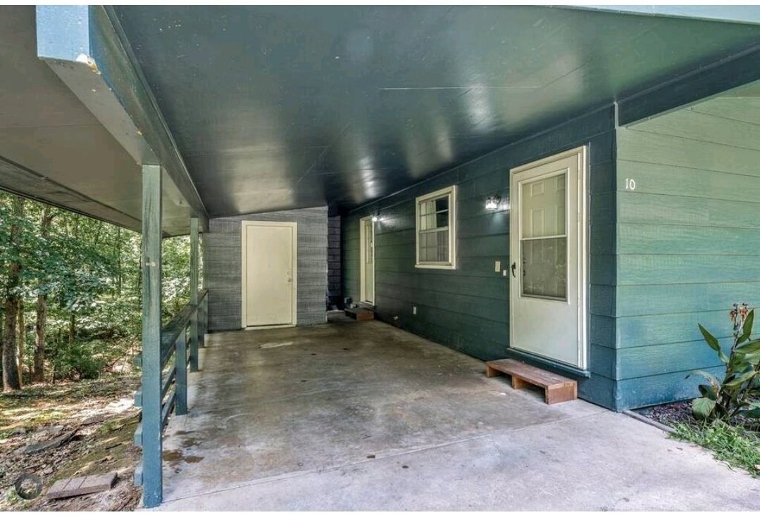 Building Photo - 10 Tenbury Ln
