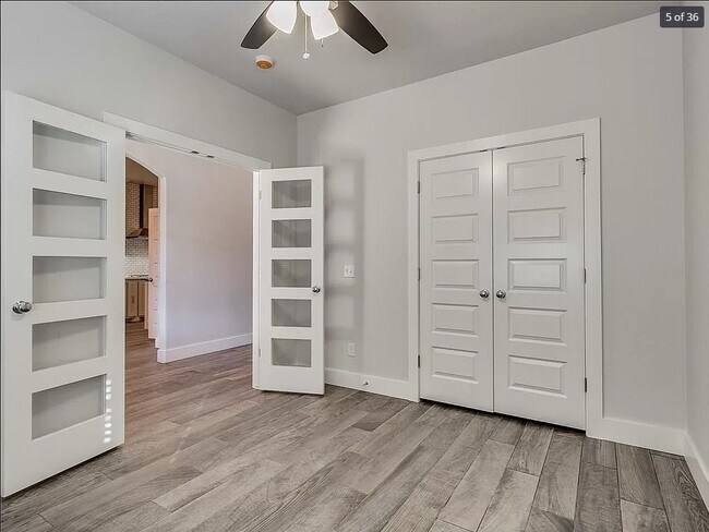 Building Photo - 2605 NE 14th St