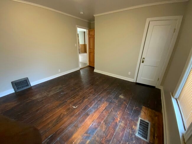 Building Photo - 43 Southbound Gratiot Ave