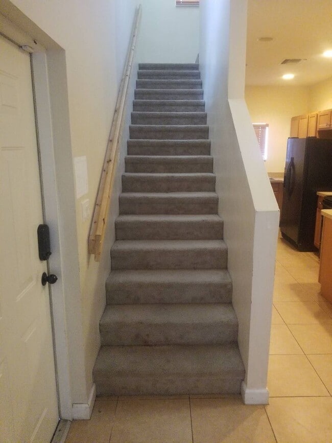 Building Photo - BACK ON THE MARKET!!! Grab this Spacious 4 Bedroom 2.5 Bath Townhouse