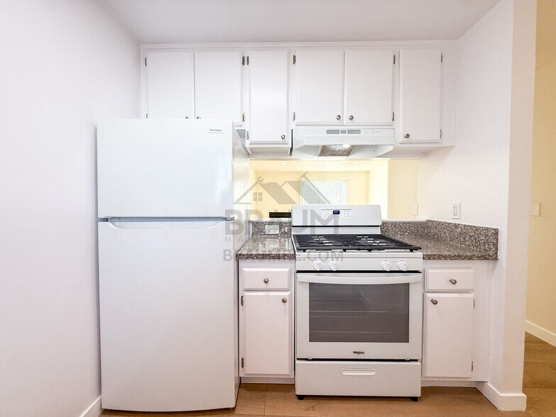 Building Photo - 14249 Friar St