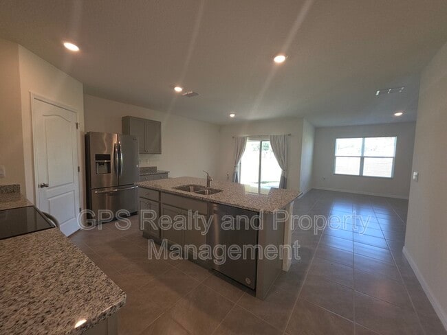 Building Photo - 33409 Country House Dr