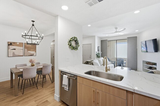 Building Photo - First-Floor 2-Bedroom Condo | The Racquet Club – Scottsdale