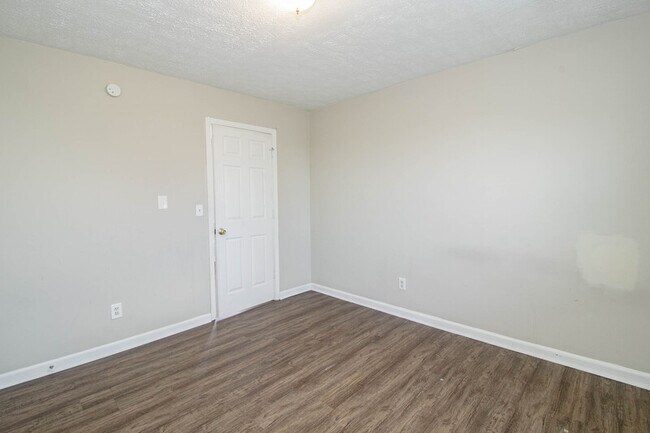 Building Photo - 20-420 Thompsonville Ln