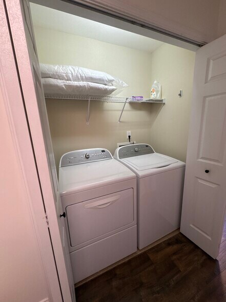 Washer Dryer - 1917 Wayne St