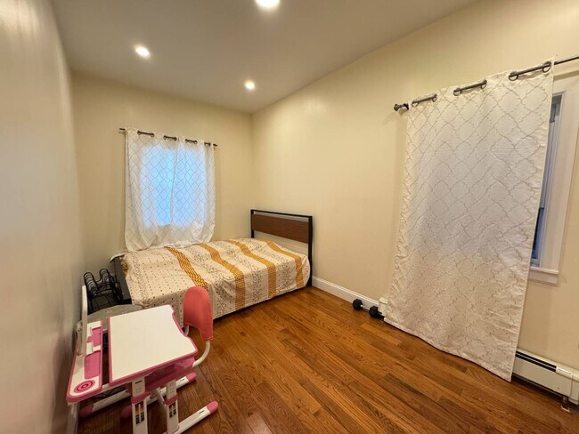 Building Photo - 2163 Quimby Ave