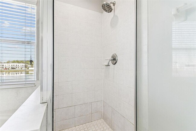 Building Photo - 11651 Declaration Dr