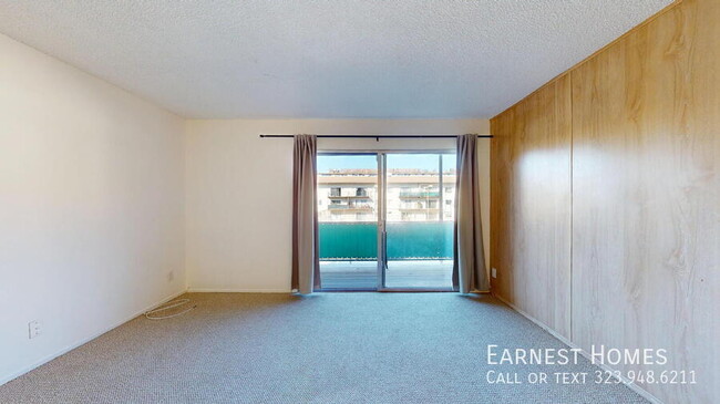 Building Photo - 5460 White Oak Ave