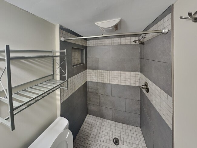 Building Photo - Lantern Square Apartments-A3