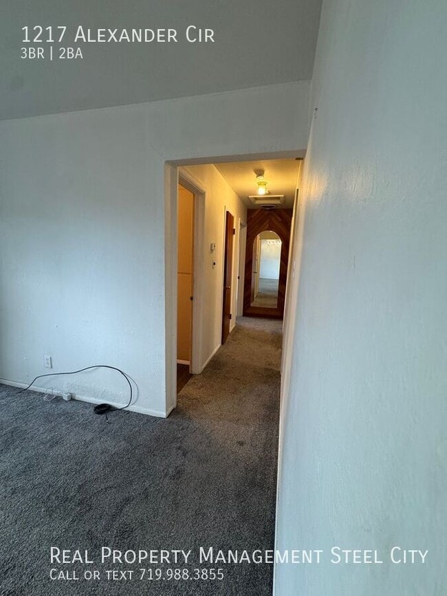 Building Photo - 1217 Alexander Cir