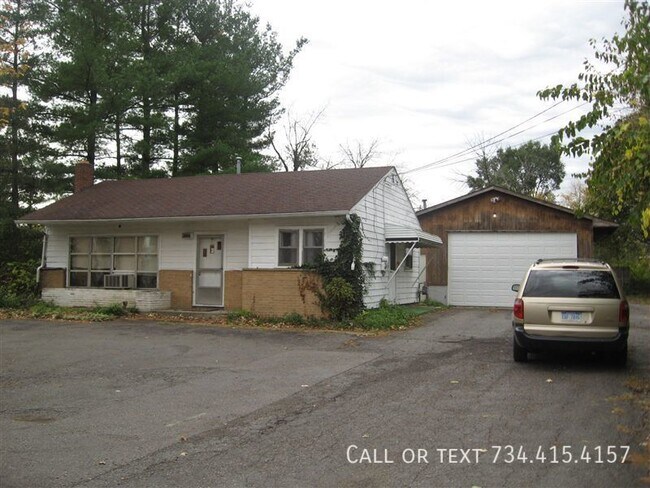 Primary Photo - 2866 Golfside Rd