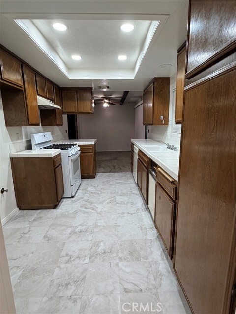 Building Photo - 1915 S Mountain Ave