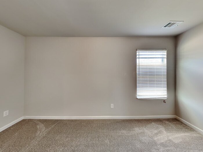 Building Photo - 2129 Belmont Cir NE