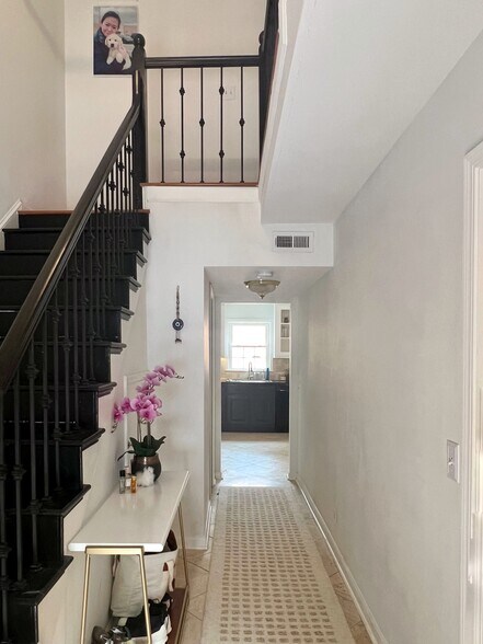 Primary Photo - 6520 Roswell Rd