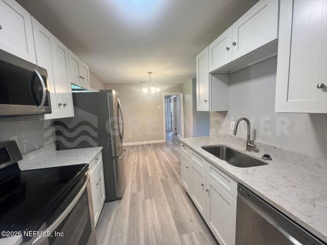 Building Photo - 6817 Camelot Rd