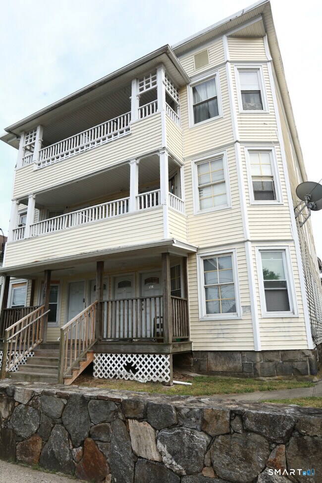 Building Photo - 116 Ogden St
