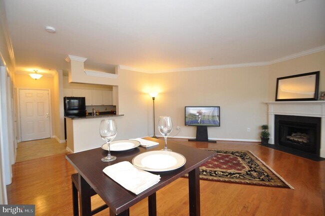 Building Photo - 4550 Strutfield Ln