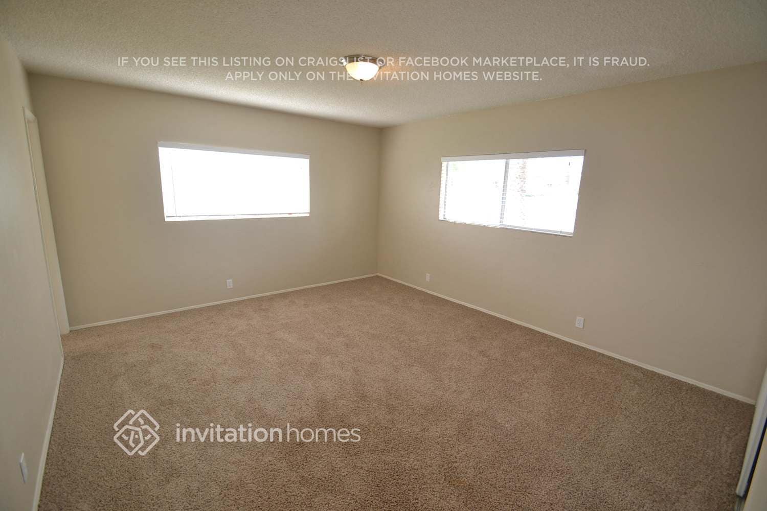 Building Photo - 615 N Sycamore Ave