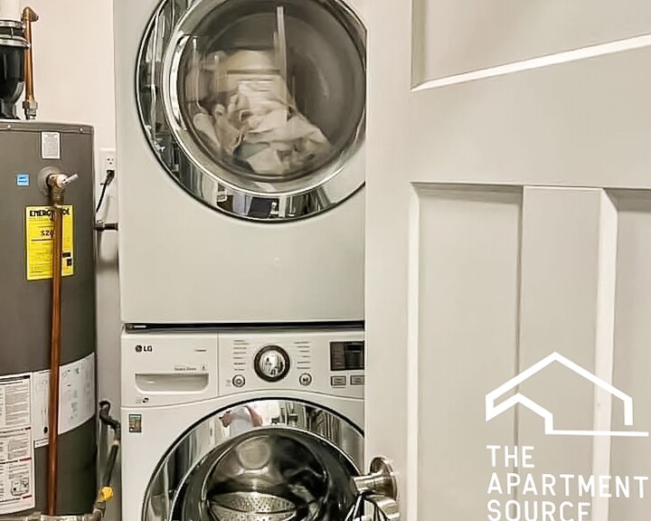 Building Photo - 2732 N Wilton Ave