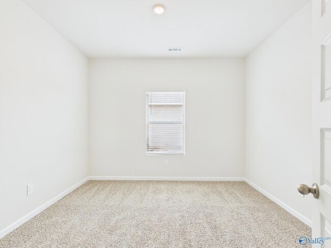 Building Photo - 115 Betty Williams Dr