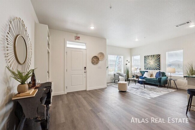 Building Photo - 638 Homestead Ave