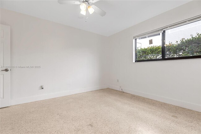 Building Photo - 43 Glen Royal Pkwy