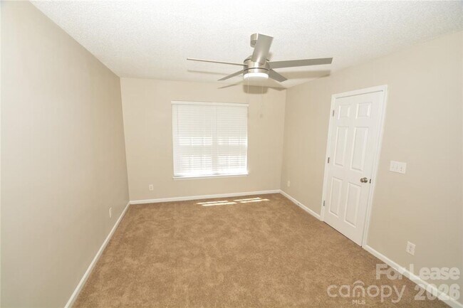 Building Photo - 605 Mountainwater Dr