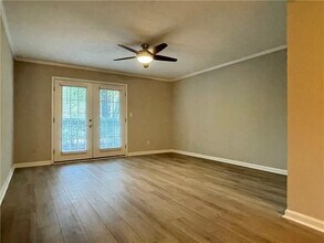 Building Photo - 3521 Essex Ave