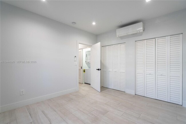 Building Photo - 960 Jefferson Ave