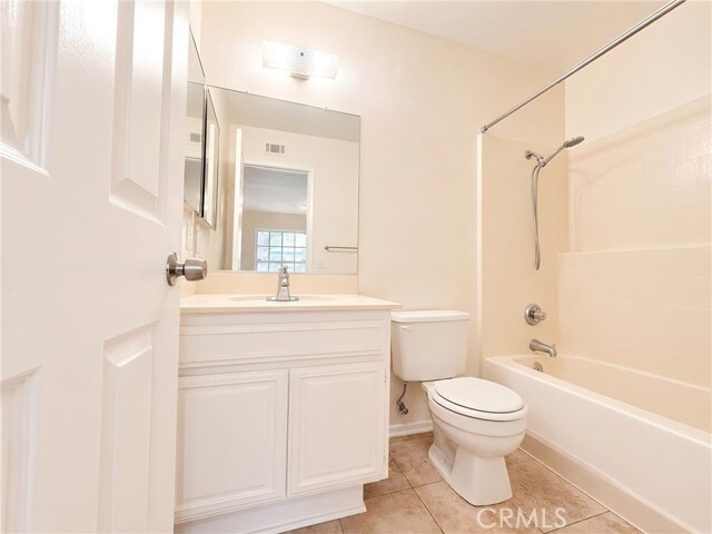 Building Photo - 5640 Riverside Dr
