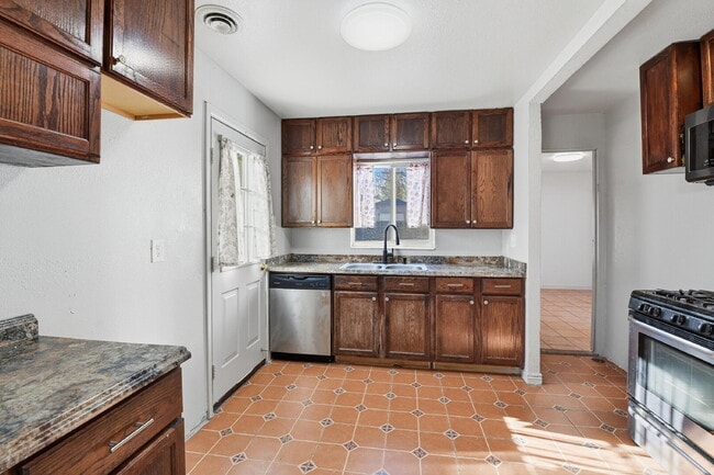 Building Photo - $2,030.95 - 3 Bedrooms, 1 Bathroom, Single Family Home in Aurora with fenced Yard!