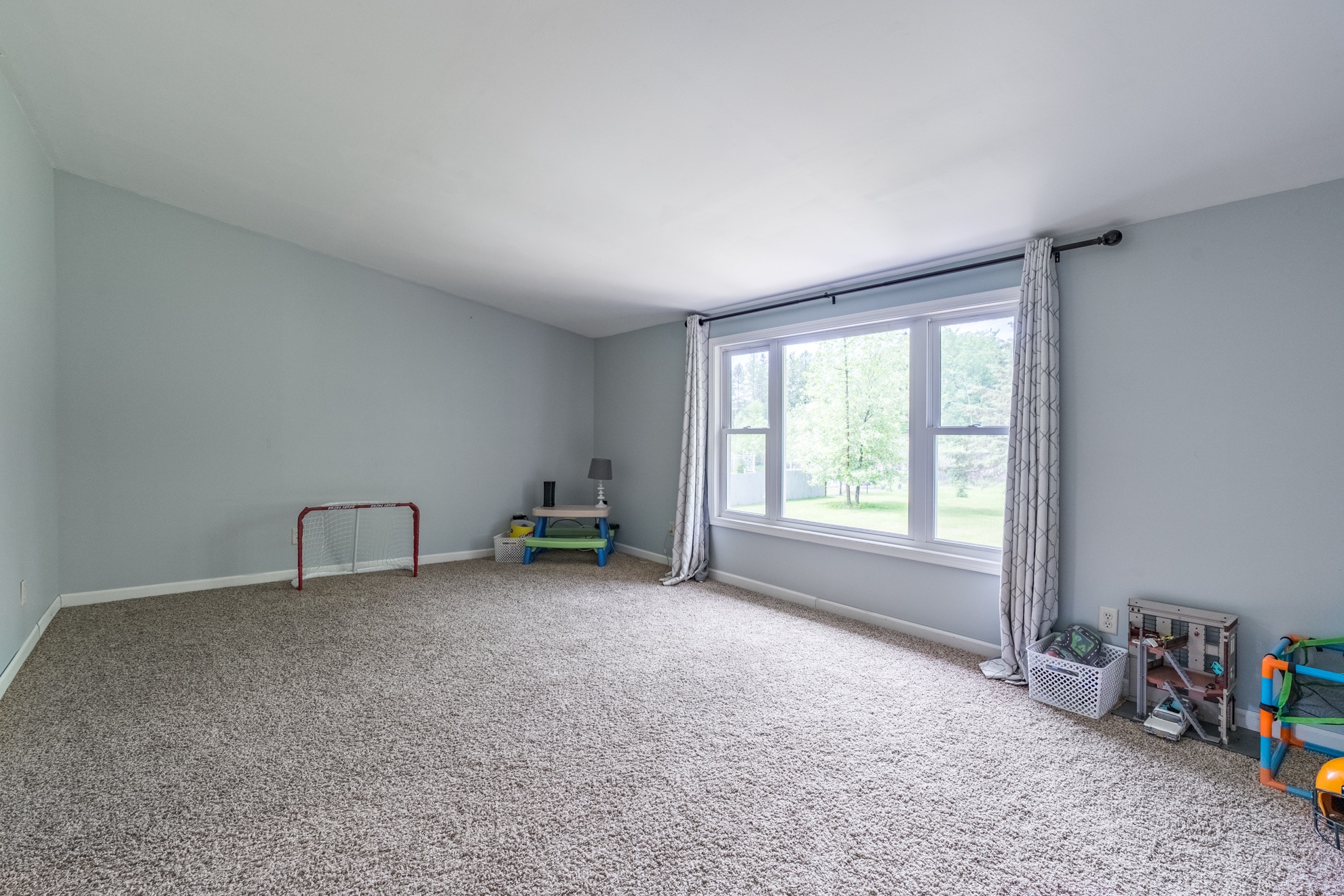 Building Photo - 226302 Swan Ave