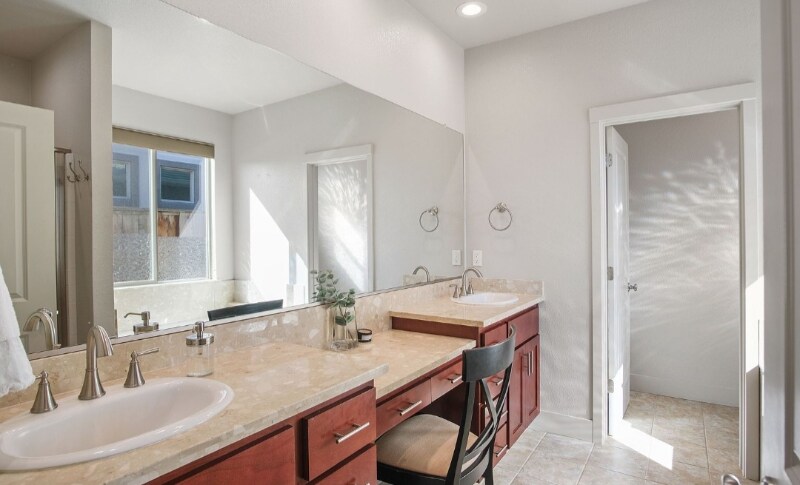 Building Photo - 602 Criolla Dr