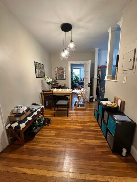 Building Photo - 10 Ellery St