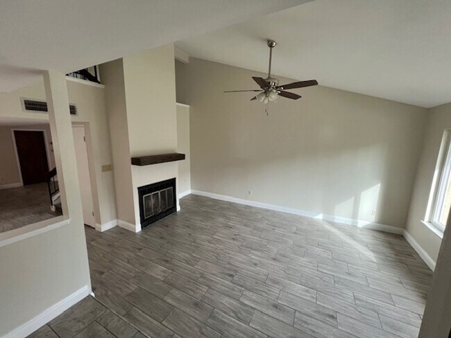 Building Photo - Condo