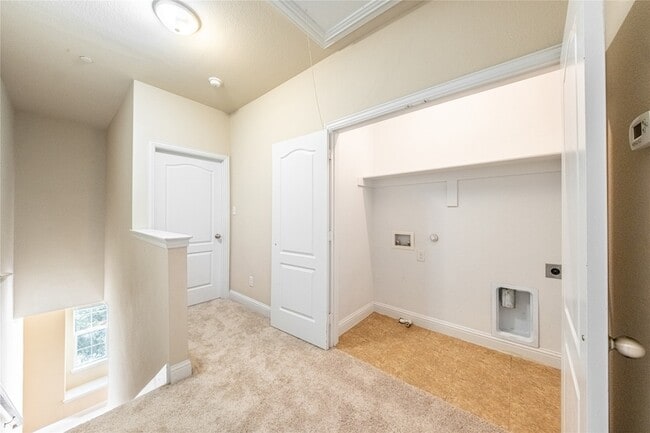 Building Photo - 2500 Rockbrook Dr