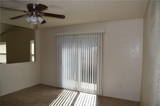 Building Photo - 12210 Dundee Dr