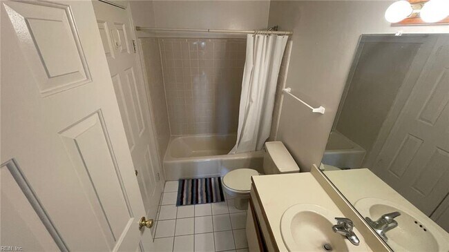 Building Photo - 2521 Bridgeside Pl