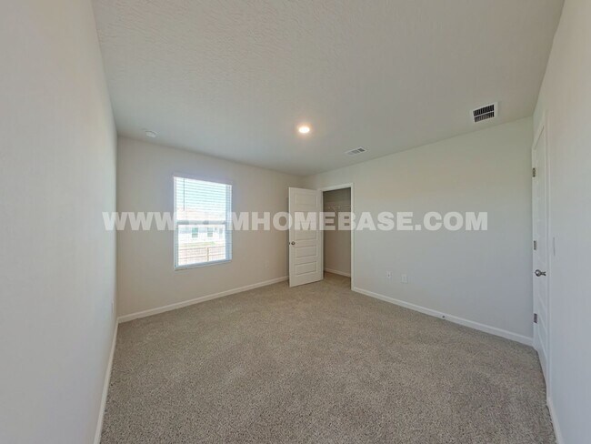 Building Photo - Spacious 5-Bedroom Home in Shoal River Community with Modern Features and Community Pool Access!