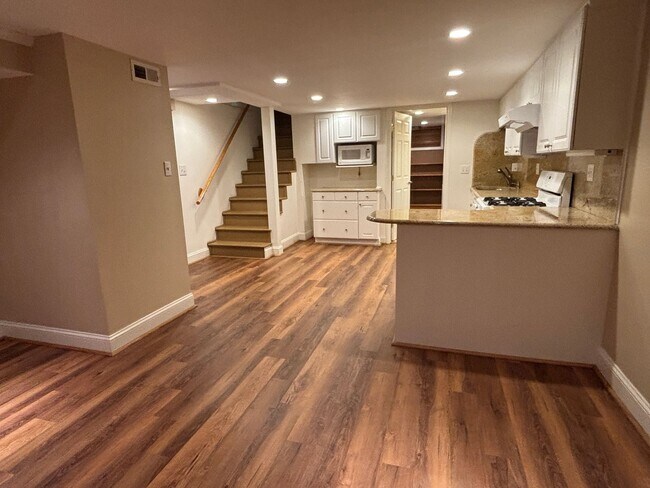 Building Photo - 3479 Overbrook Dr