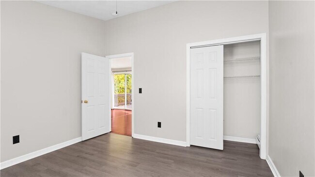 Building Photo - 15 Abbott Ave