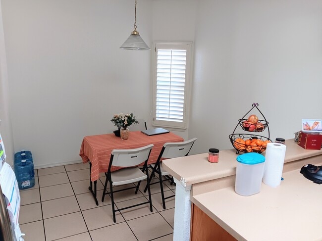 Building Photo - 6592 Dakota Ridge Dr
