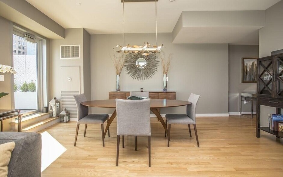 Building Photo - 80 Broad St