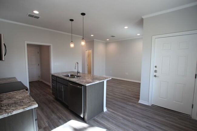 Building Photo - Stunning 2 Bed 2.5 Bath 1 Car Garage Townh...